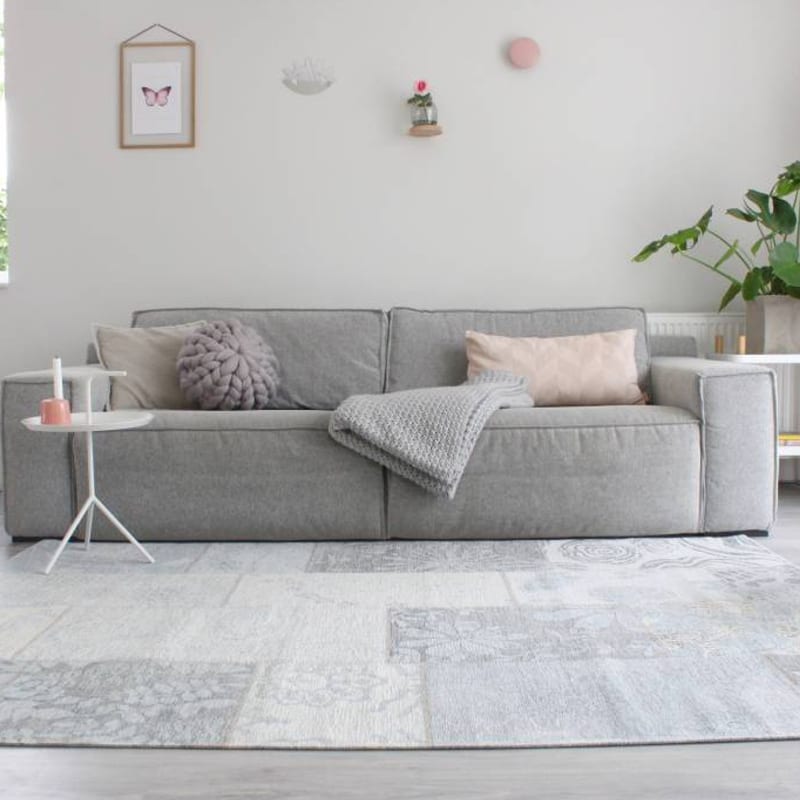 Chatel 21 - Patchwork vloerkleed met prachtig bloemendesign in het lichtblauw