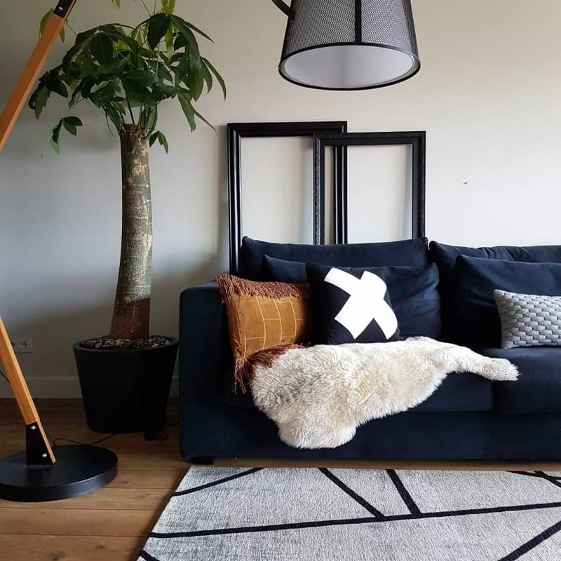 Hailey 25 - Prachtig geometrisch vloerkleed in steengrijze en zwarte kleursamenstelling