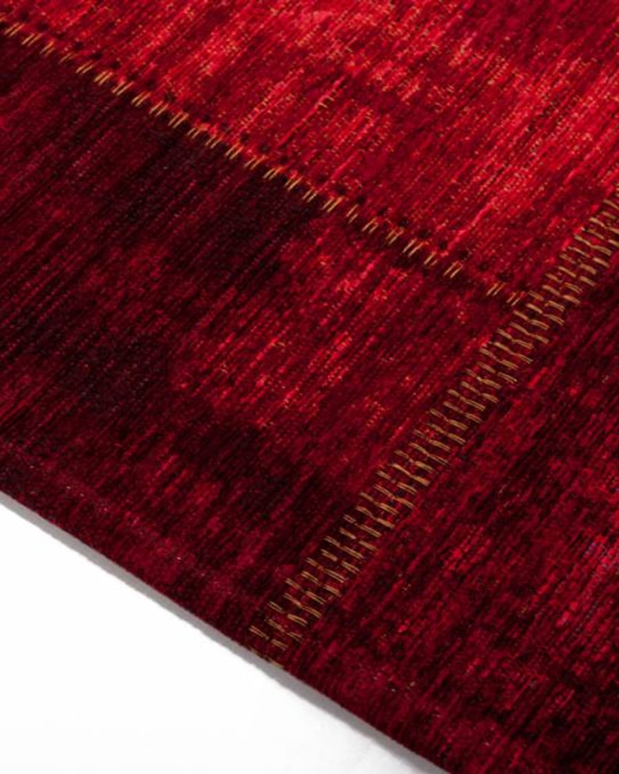 Pognum 45 - Uniek vintage vloerkleed in rode kleurstelling