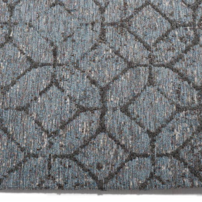 Noma 31 - Uniek geometrisch vloerkleed in pastelblauw met donkergrijze lijnen