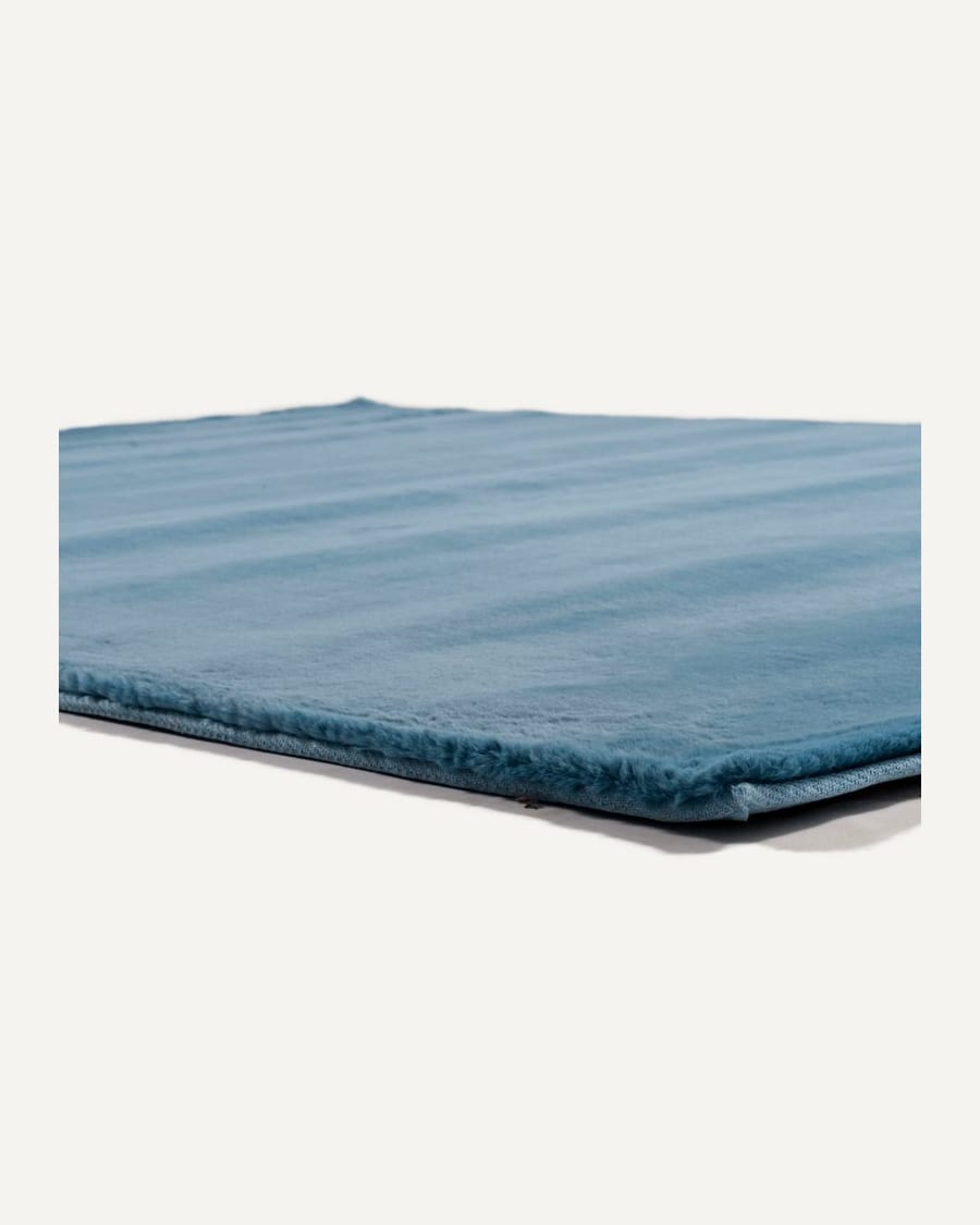 Fay 33 - zacht hoogpolig vloerkleed in azuurblauw-