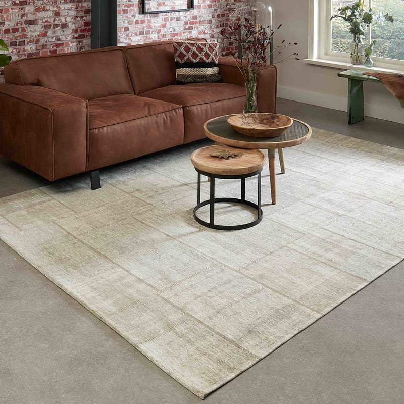 Pognum 11 - Uniek vintage vloerkleed in beige kleurstelling