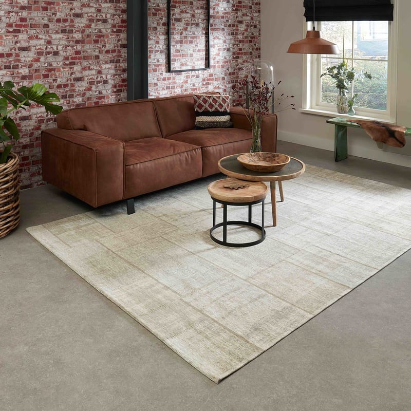 Pognum 11 - Uniek vintage vloerkleed in beige kleurstelling