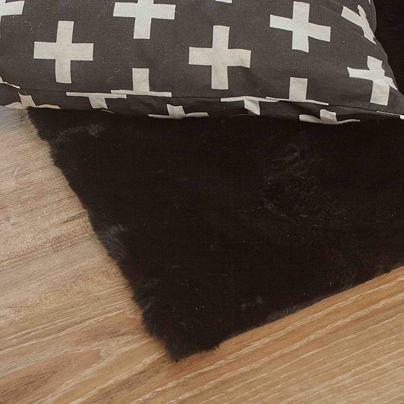 Fay Soft Black - zacht hoogpolig vloerkleed in zwart