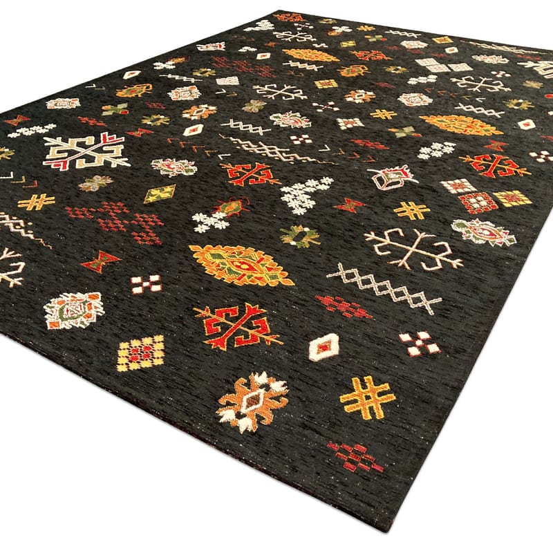 Bolivian Etis Black 25 - Stoer kleed met Azteken print by Fred van Leer