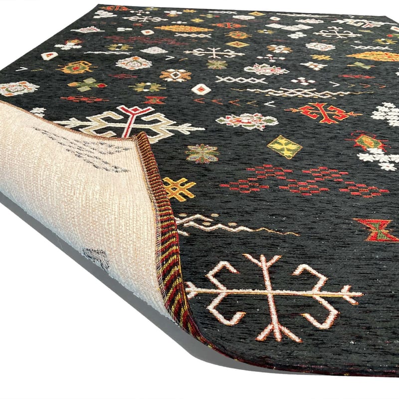 Bolivian Etis Black 25 - Stoer kleed met Azteken print by Fred van Leer