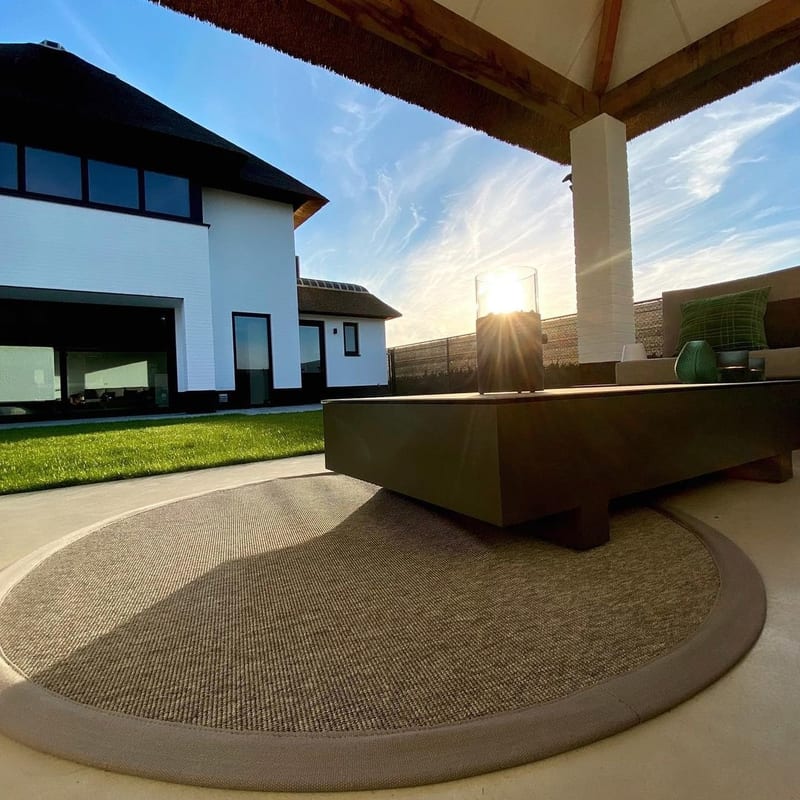 Sisal Outdoor 21 - Rond sisal vloerkleed voor buiten in lichtgrijs met lichtgrijze band