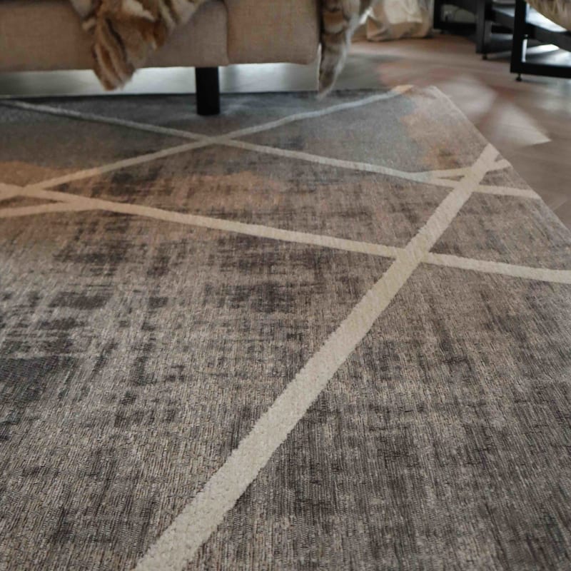 Hailey 12 - Prachtig geometrisch vloerkleed in steengrijze en crème/witte kleursamenstelling