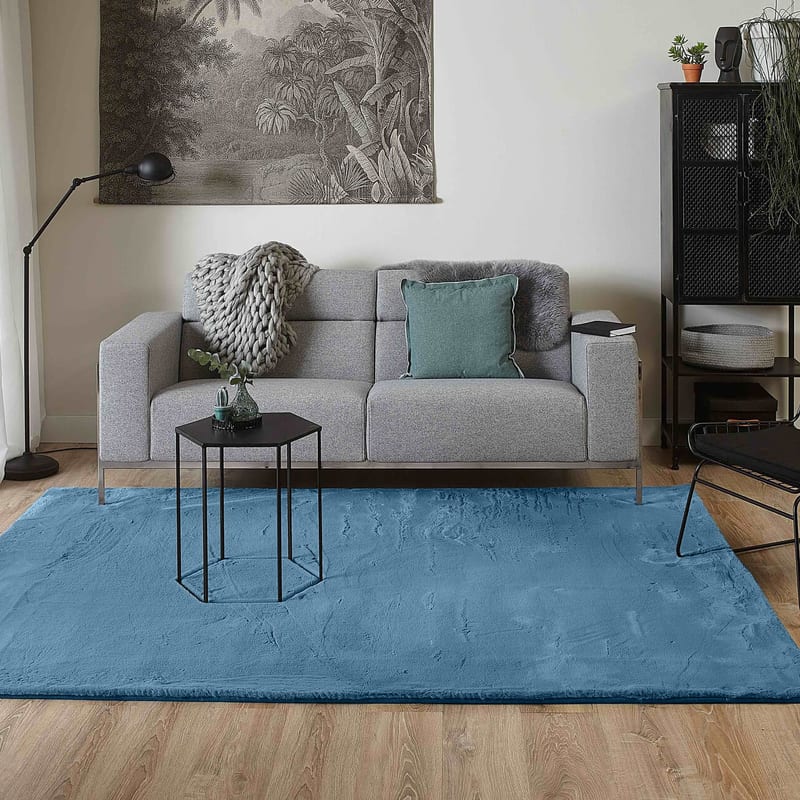 Fay 33 - zacht hoogpolig vloerkleed in azuurblauw-