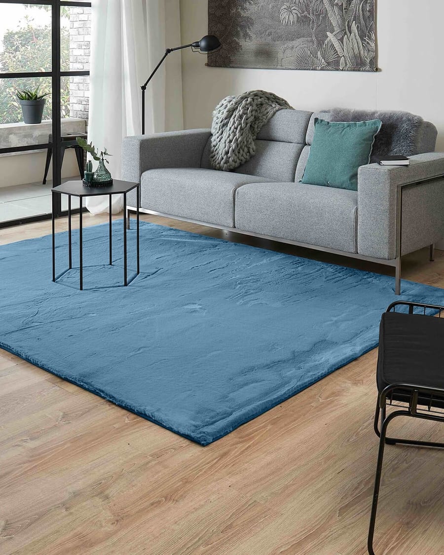 Fay 33 - zacht hoogpolig vloerkleed in azuurblauw-
