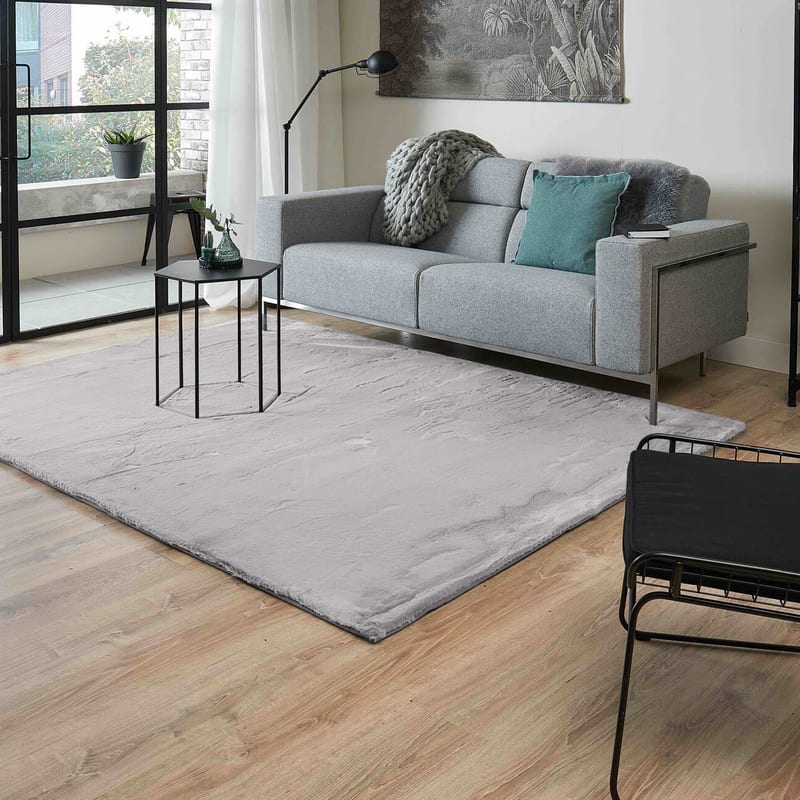 Fay Soft Grey 21 - zacht hoogpolig vloerkleed in grijs