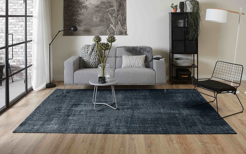 Réal 35 - Vintage vloerkleed met unieke Donkerblauwe garen
