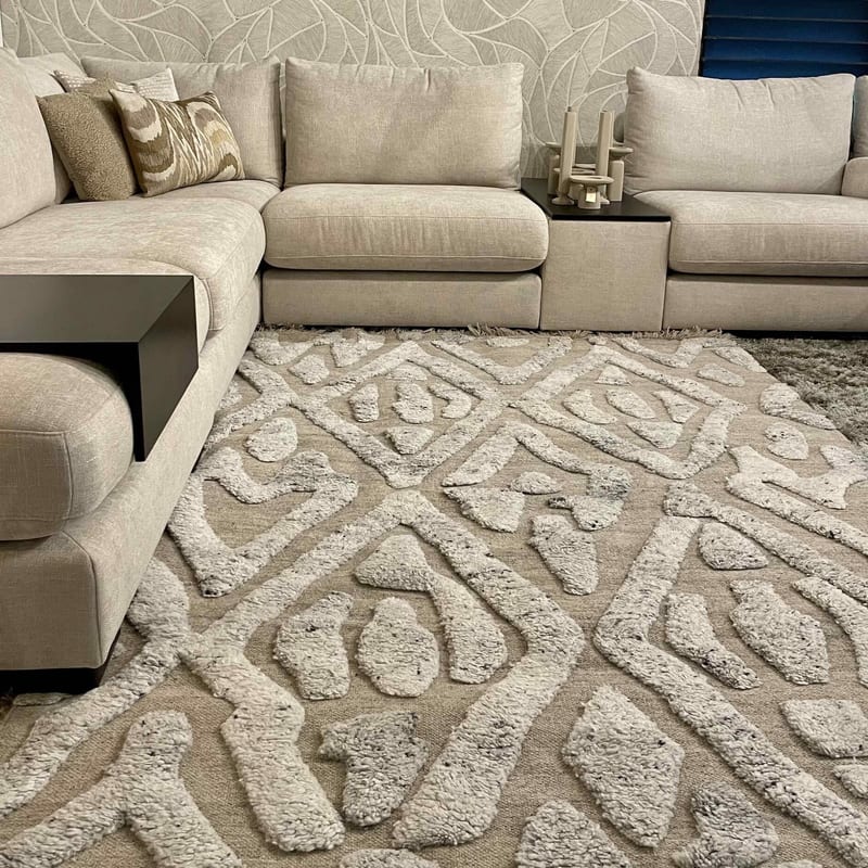 The York 13 - Wollen Carved Vloerkleed in Beige Kleursamenstelling