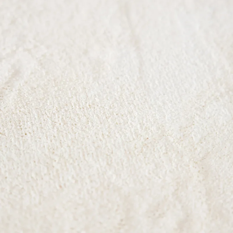 Vloerkleed in Organische Vorm in de kleur Soft White - Lunar 11
