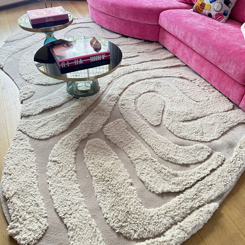 Brera 12 - Vloerkleed met een carved patroon in Organische Vorm