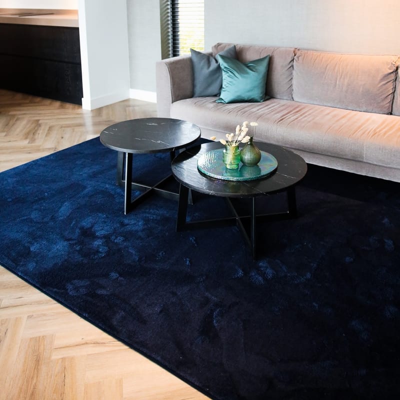 Frisco 35 - Zacht effen vloerkleed in dark blue