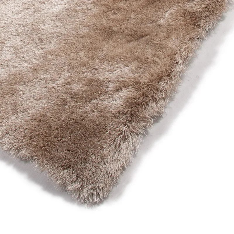 Reef 12 - Hoogpolig vloerkleed in crème kleur