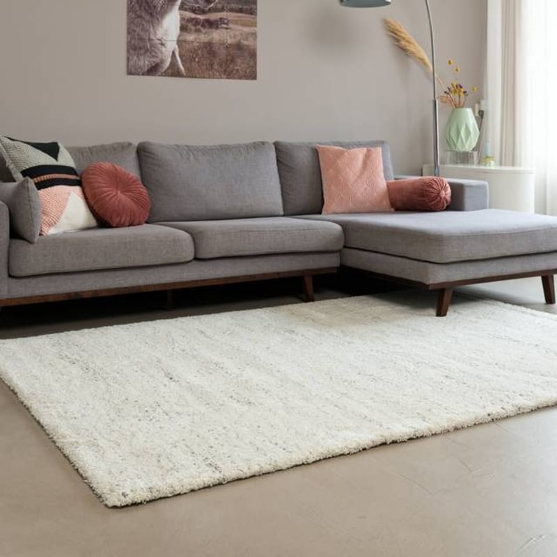 Amerie 11 - Hoogpolig vloerkleed in Zuiverwit met grijs