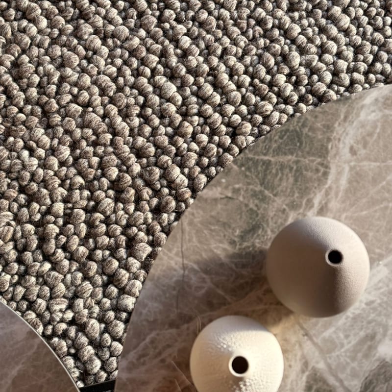 Nelson Knots 16 - Handgeknoopt vloerkleed van 100% wollen garen in Beige-mix kleursamenstelling