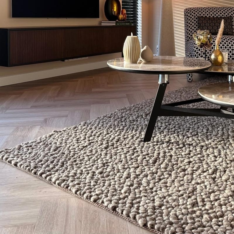 Nelson Knots 16 - Handgeknoopt vloerkleed van 100% wollen garen in Beige-mix kleursamenstelling