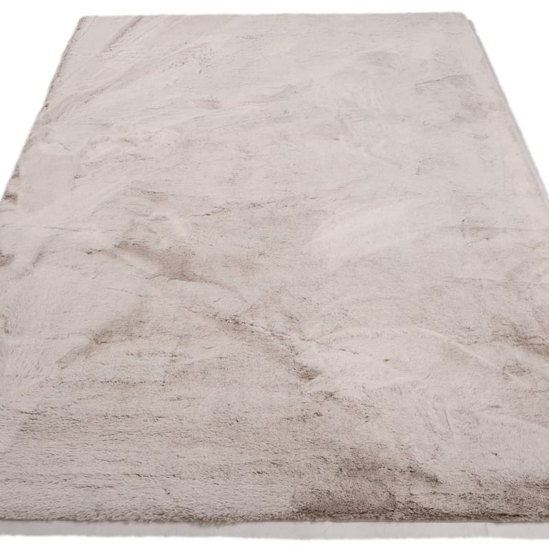 Lupo 13 - Knuffelzacht hoogpolig vloerkleed in elegant beige, met creme puntjes