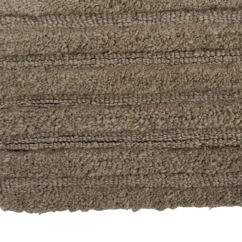 Rumi 52 - Carved wollen vloerkleed in sage green kleursamenstelling