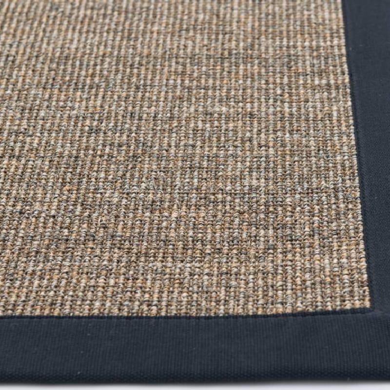 Premium 16 - Prachtig sisal vloerkleed in Naturel met Donkerblauwe band